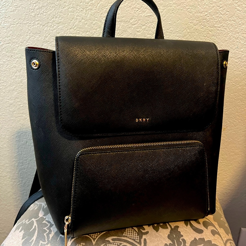 DKNY purse/backpack black